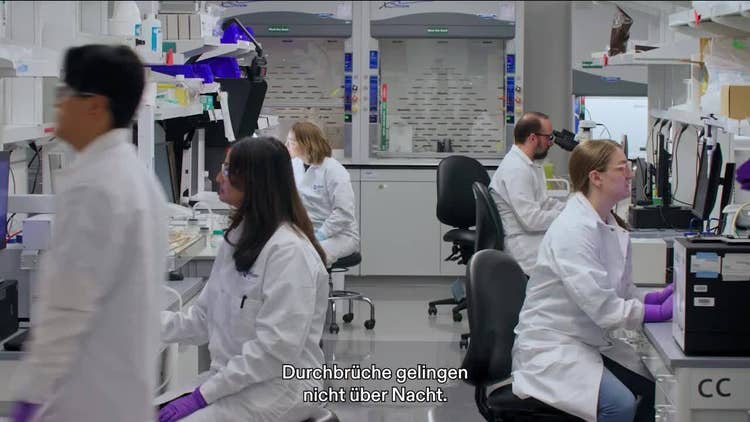 Video-Block-Poster. Eine Gruppe von Menschen bei der Arbeit.